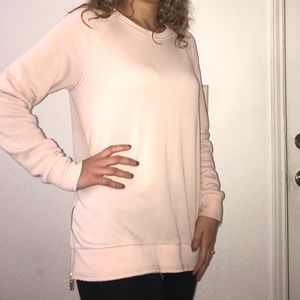 AMERICAN EAGLE WOMEN’S BLUSH TOP